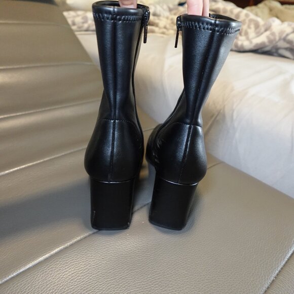 Black Tabi Look-a-likes - Picture 4 of 6